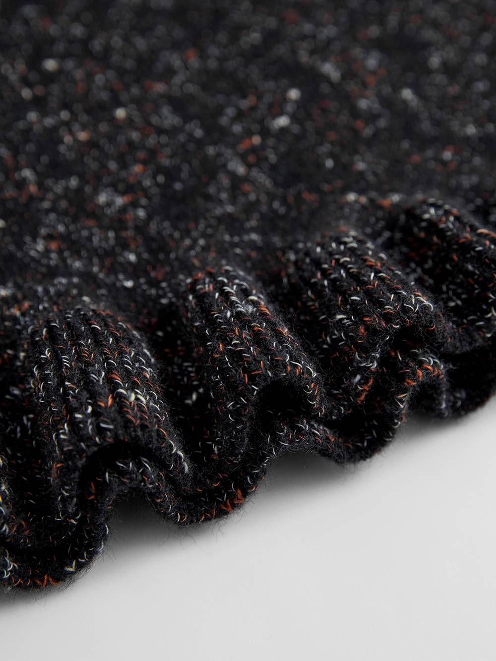 Bow Necklace Sweater