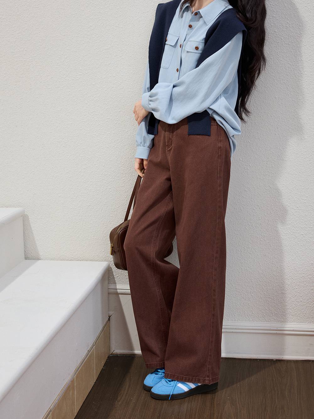 Brown High-Waisted Jeans