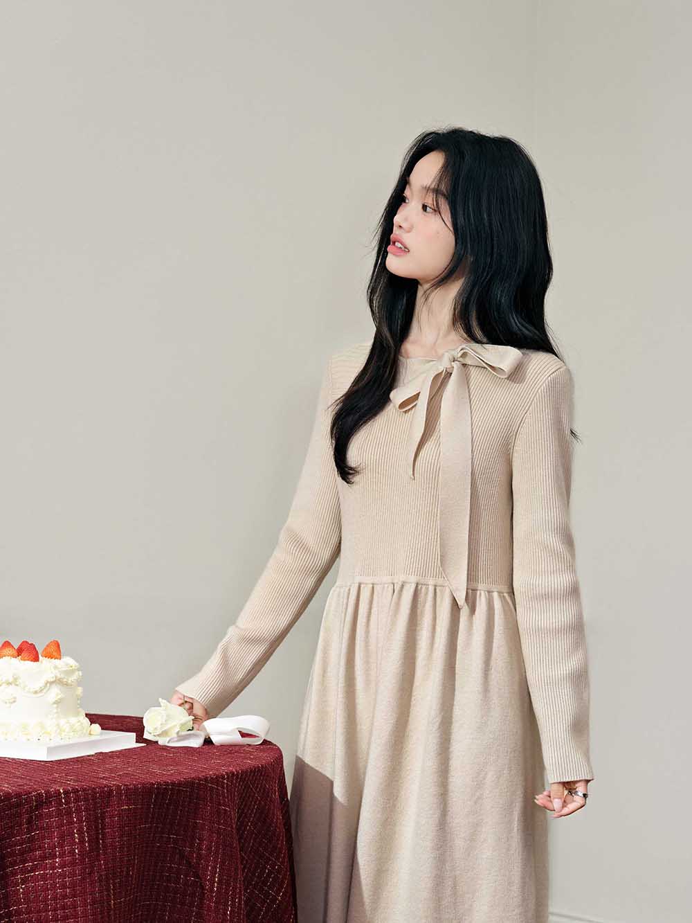 Ribbon Tie Neck Knit Dress