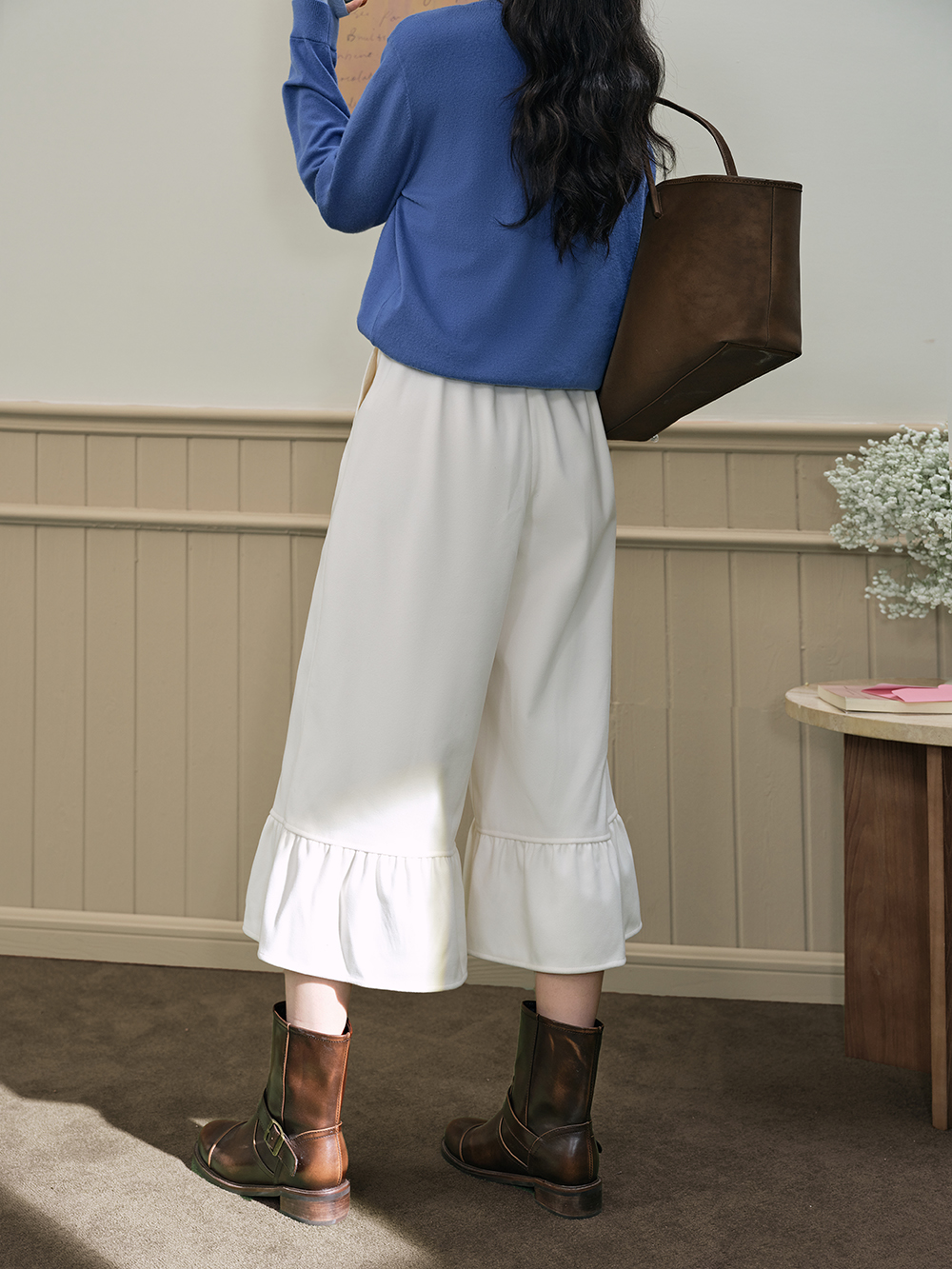 Ruffle Hem Cropped Pants