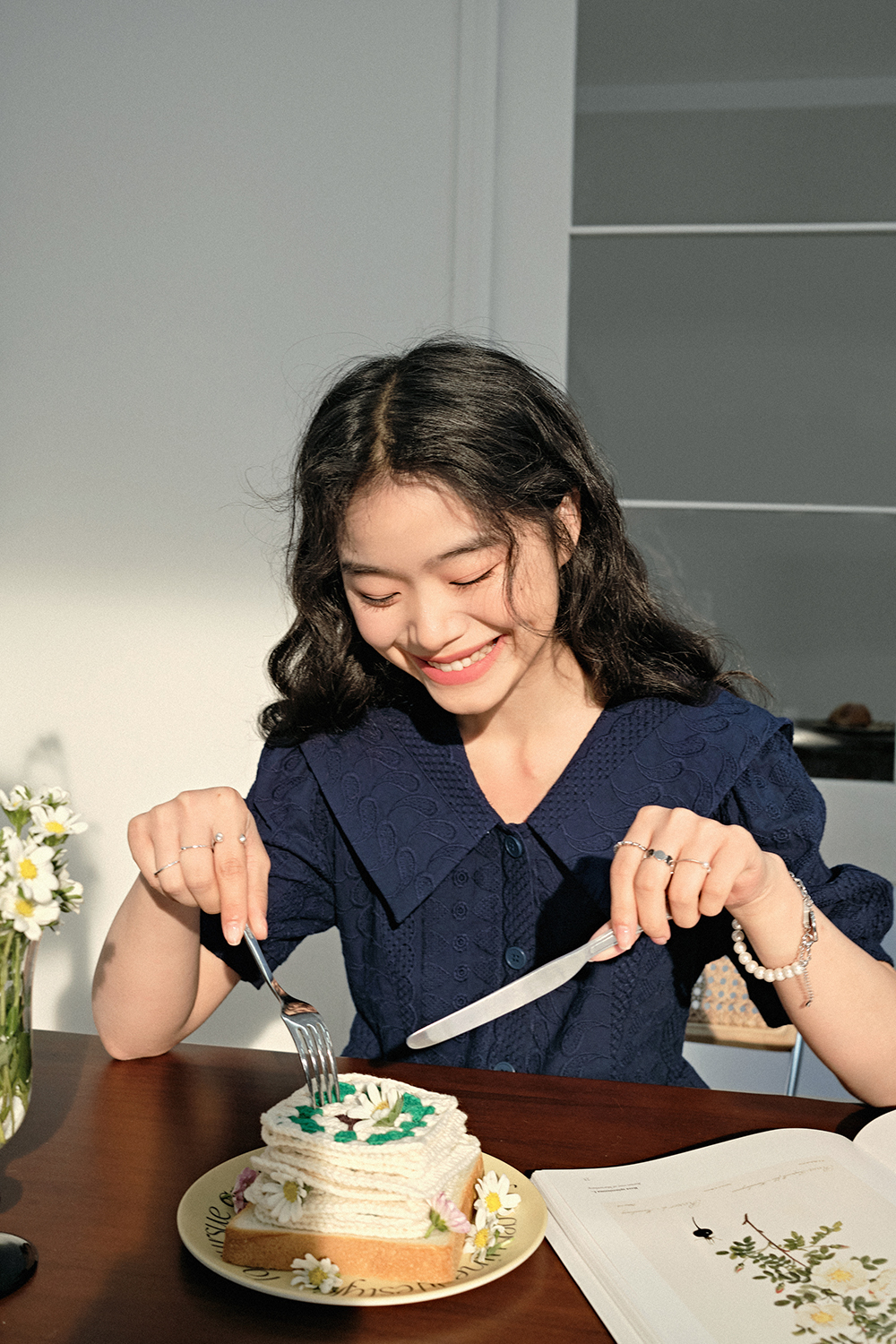 V-neck Puff Sleeves Dress