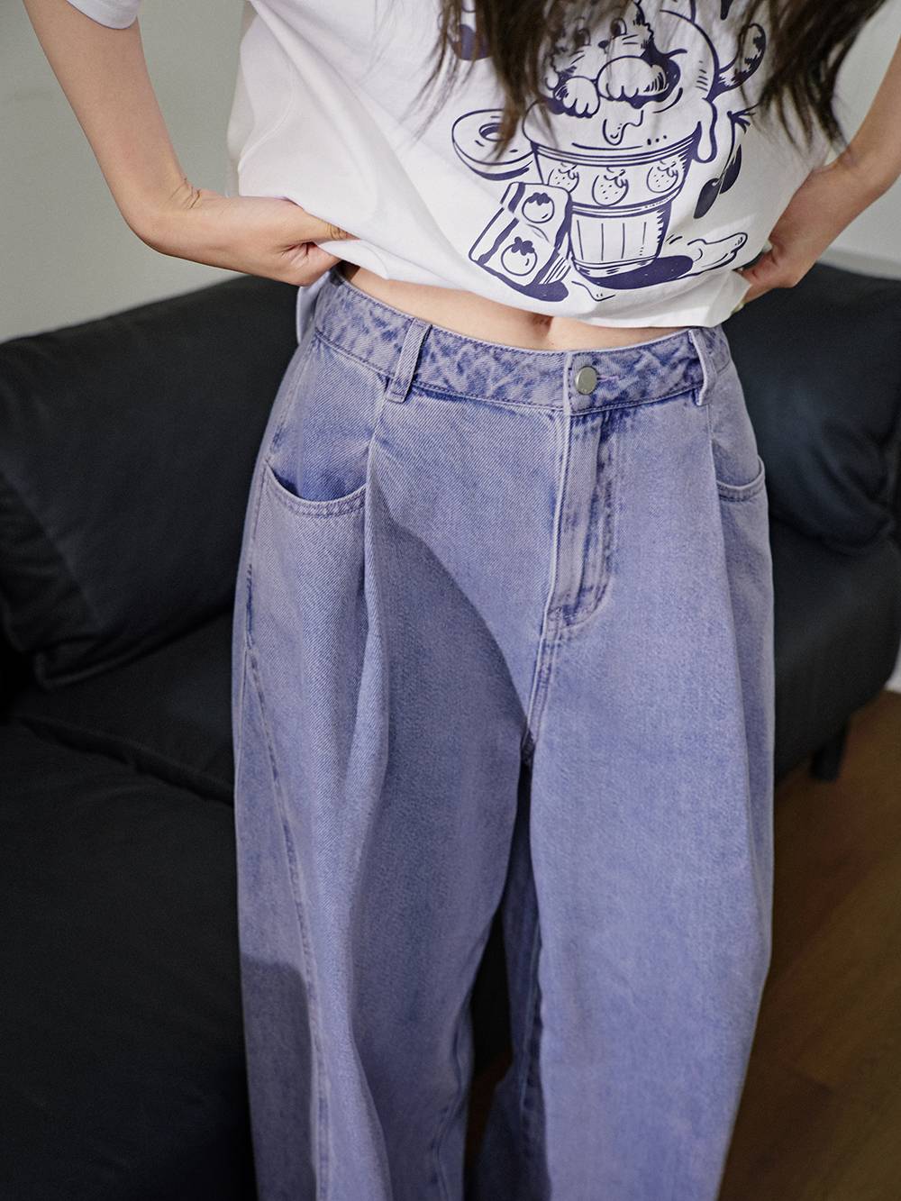 High-Waisted Jeans