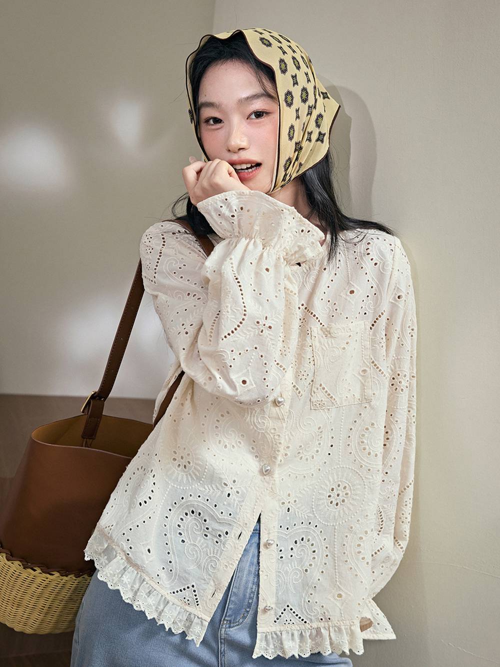Broderie Blouse
